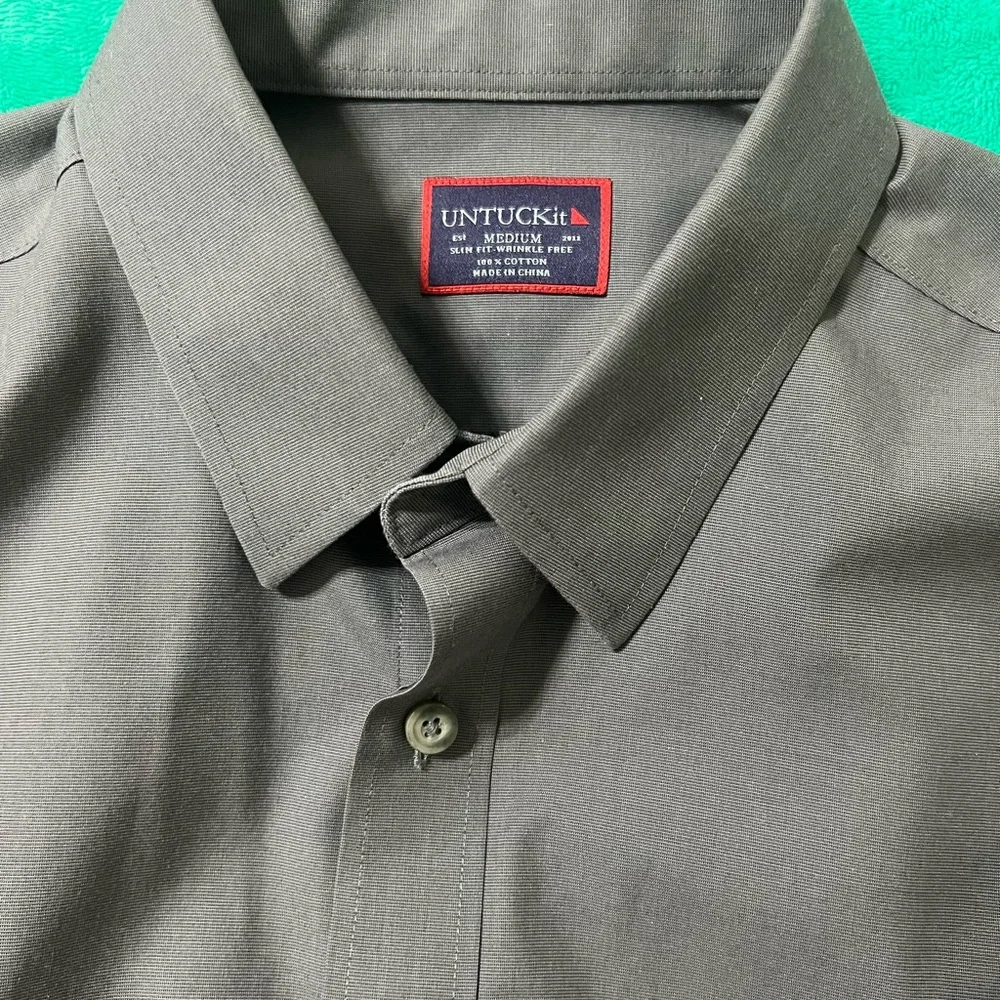 Men's UNTUCKit Gray Dress Shirt size M slim fit wrinkle free - Picture 4 of 4
